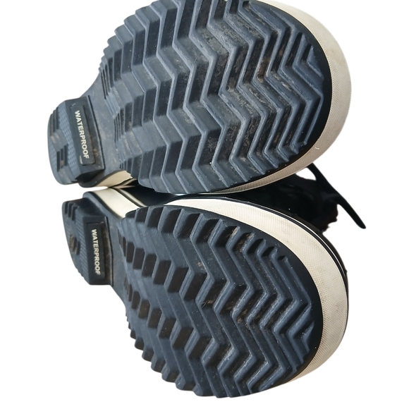 Sorel Women's Size 9 Black and Cream Winter Boots - Picture 7 of 7